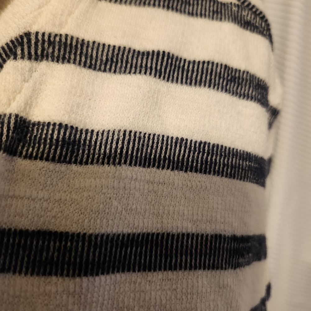 Euc, old Navy sz medium, lightweight hoodie,  blue/cream stripes - Picture 3 of 6
